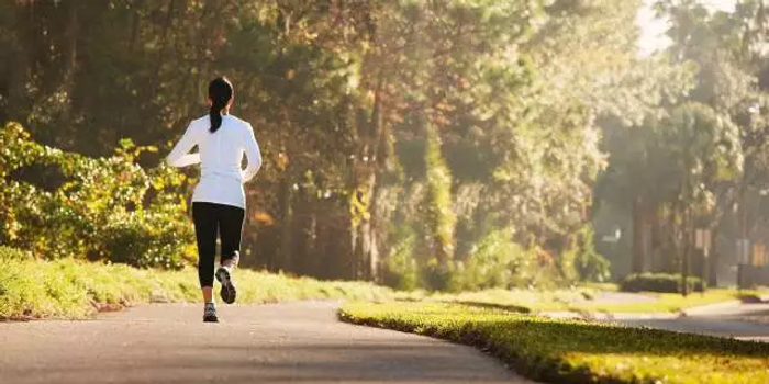 跑者肌肉放松:跑步需知4个泡沫滚轴动作!