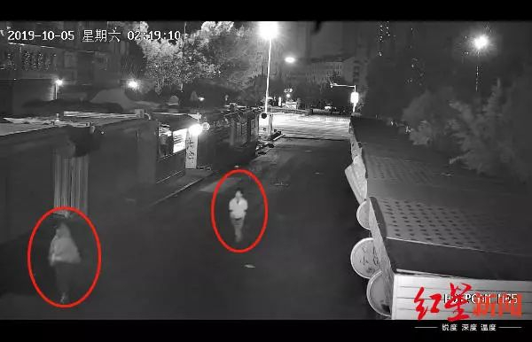 ↑视频中一男子尾随吴某然