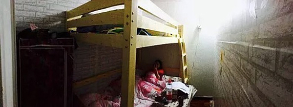 谭雨静居住过的床位房。