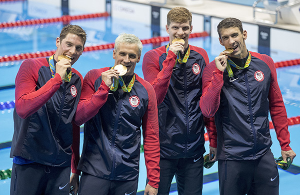 　美国游泳队是绝对的王者。