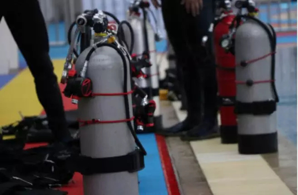 新型潜水装备。 &nbsp;闵玥 摄