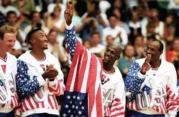 乔丹披国旗维护个人赞助商利益为后来者效仿。