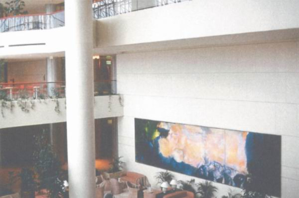 新加坡莱佛士城中的《1985年6月至10月》