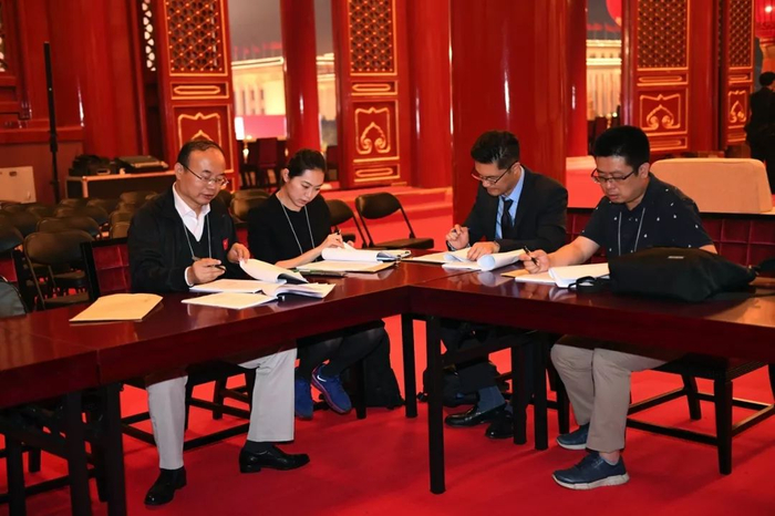 第三次全要素演练前的备稿 　　没错，是在天安门城楼大殿里