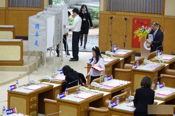 25日，台湾各县市举行正副议长投票（图自台媒）