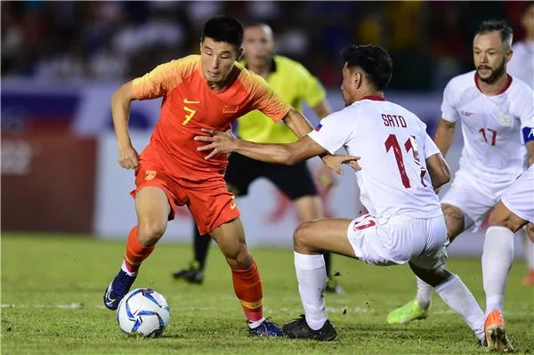 武磊在比赛中 新华社图