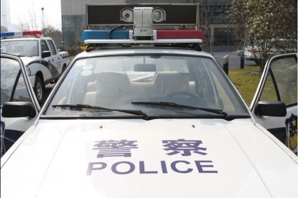 中国警车使用的典型的车牌识别系统外观。