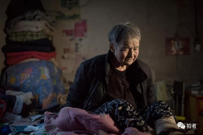  △&nbsp;崔兰枝69岁的时候，选择了与丈夫离婚，净身出户，几十年的受虐经历让她去意已 决。