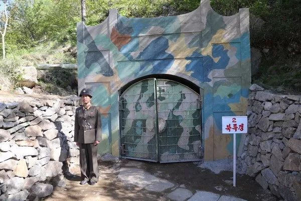 爆破前的二号坑道入口。