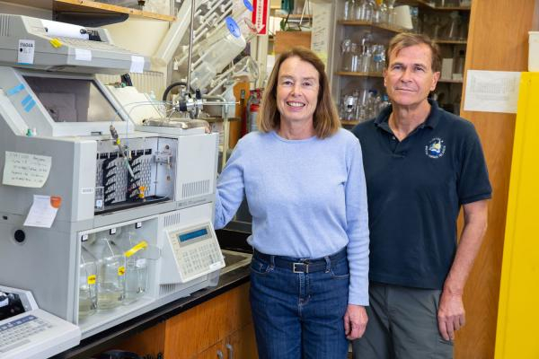 Pamela Maher和研究伙伴。图片来源：Salk Institute for Biological Studies