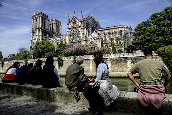 失火后的巴黎圣母院&nbsp; 东方IC 图