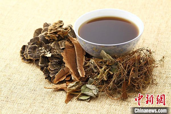     图为中医药材。深卫信 供图