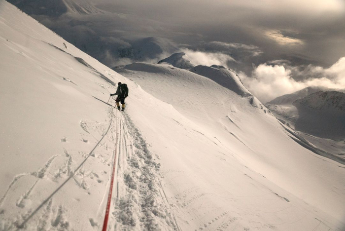  （图为2018年张梁攀登迪纳利峰 ）
