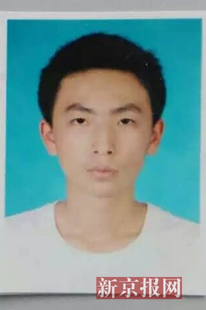 离家出走的15岁男孩刘瑞龙。家属供图