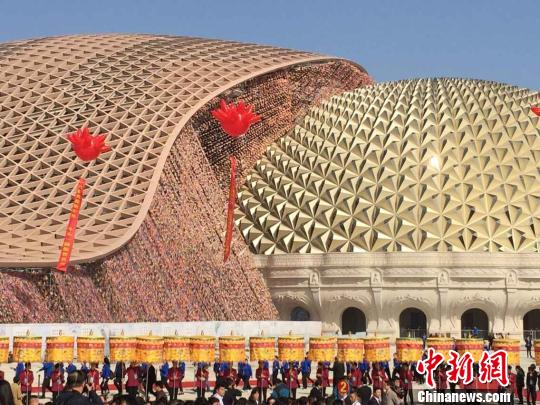 27日，释迦牟尼佛顶骨舍利移驾南京牛首山佛顶寺，将长期供奉于寺内佛顶宫。 泱波 摄