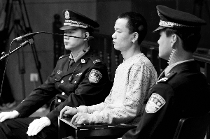 杨某昨天在海淀法院受审。 北京晨报记者 郝笑天/摄