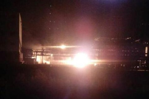 抚顺一化工厂爆炸起火。网友供图