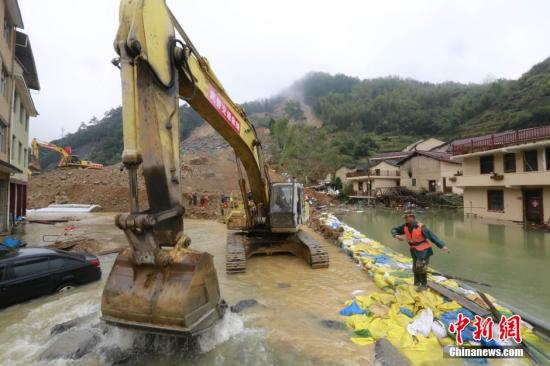 丽水消防救援现场。李正坤 摄