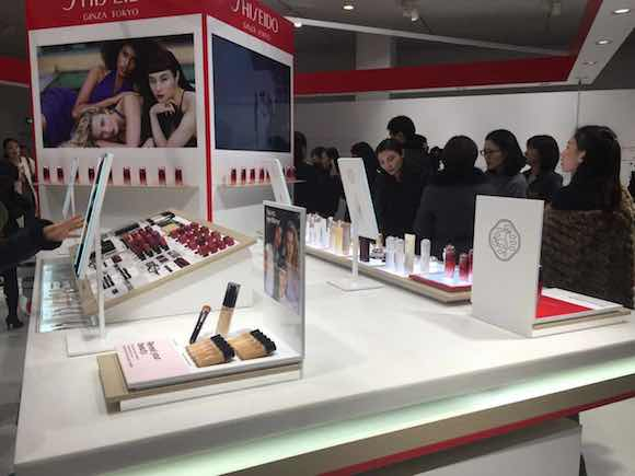 新柜台产品展示区