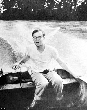 　　美国前副总统之子迈克尔·洛克菲勒1961年在巴布亚新几内亚失踪。有历史学家调查称他是被当地土著杀死后烹食。