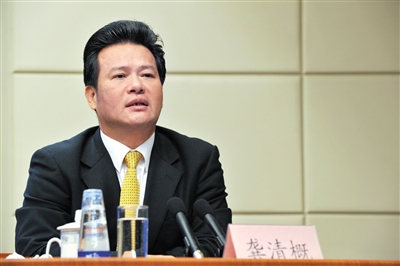 2012年2月14日，龚清概在新闻发布会上介绍平潭综合实验区总体发展规划。图/CFP