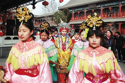 2015年2月19日，大观园庙会“元妃省亲”。