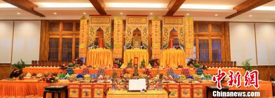 　　供佛斋天是为感恩诸佛菩萨加被，护法诸天护持，更愿国泰民安、善信增福，三灾不犯，八难悉除。 悟慈 摄