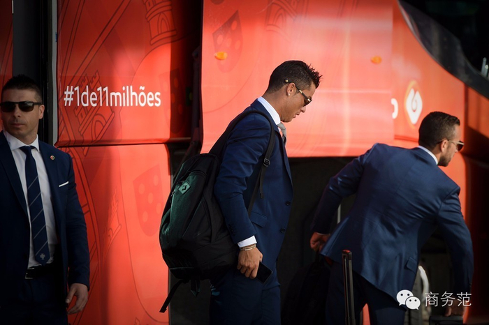 ▲C罗这次只背了NIKE，范主也是real惊讶。