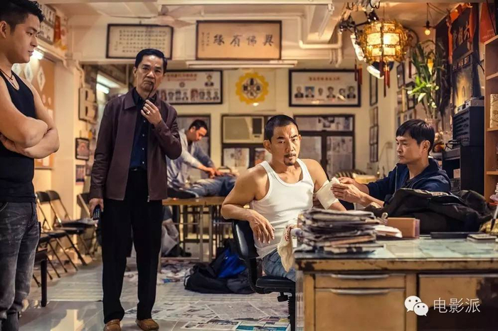 季炳雄，曾创下香港通缉最高分红的大贼，疯狂抢劫十几起后亡命天涯17载。