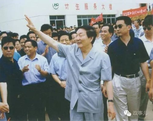 朱镕基视察抗洪救灾工作