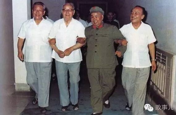 图为1980年5月，习仲勋（左一）和叶剑英（左二）、许世友（左三）、杨尚昆在广州合影