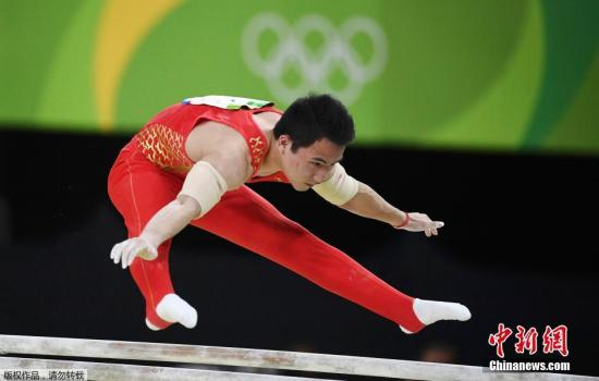 图为邓书弟在比赛中。