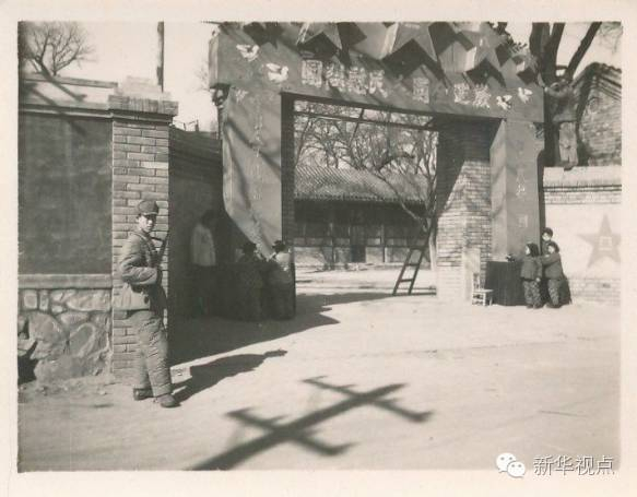 上世纪50年代的学校大门（八一学校供图）