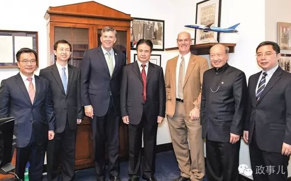 罗保铭（左四）会见共和党众议员拉胡德（左三）