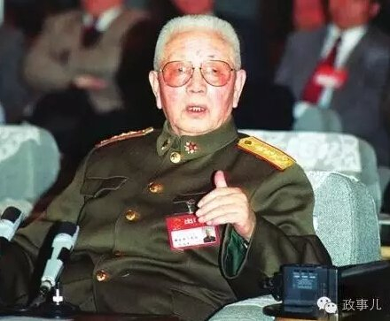 “古稀之年又换上了绿军装。”