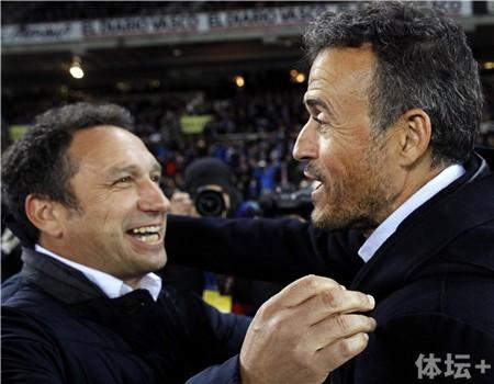 本轮赛前，欧塞维奥与恩里克亲切问候