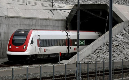 世界最长铁路隧道—圣哥达基线隧道向媒体开放