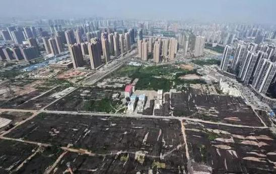 在郑州市区三环以内，容积率在6甚至7的城改项目比比皆是，居住品质大打折扣。