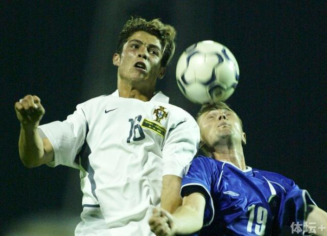 　国家队首役 身穿16号战袍