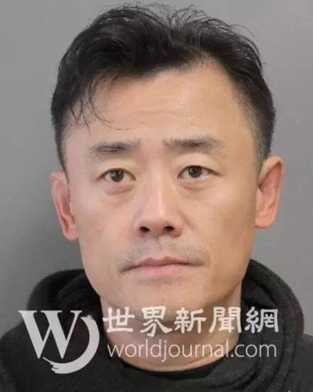 警方公布的周立波被捕后照片