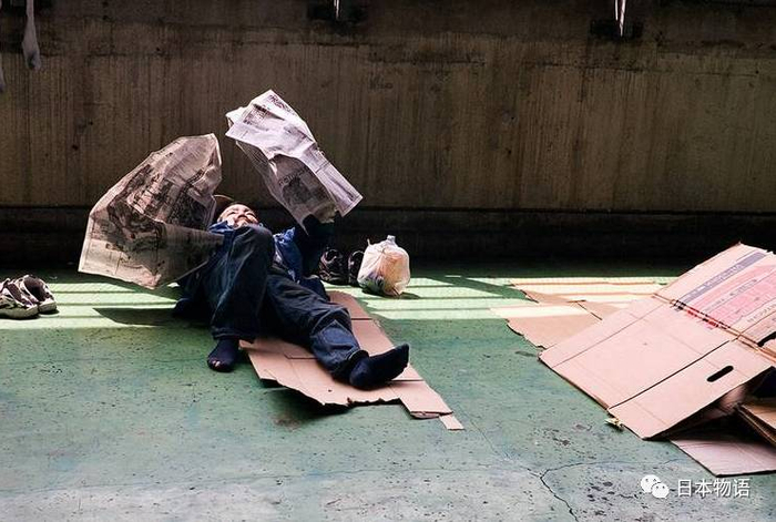 有救济金却偏偏不去领的日本流浪汉丨日本视角