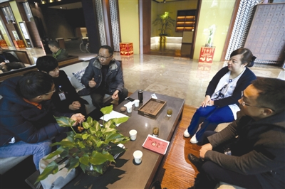 昨日，卫生行政执法人员对安琪儿月子酒店进行检查
