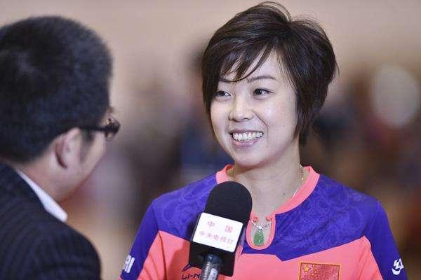 张怡宁说：“退役？退役干什么？结婚？又没有男朋友。”张怡宁表示，她向丁宁建议，可以歇下来一段时间，但没有必要退役。