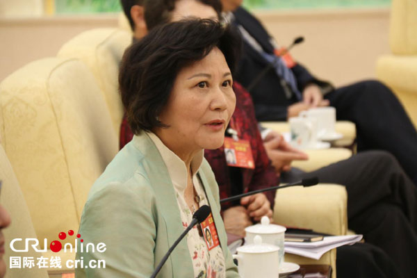 陈云英代表在发言。 易成晨&nbsp; 摄