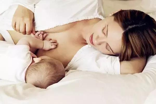 既然母乳这么有营养，为什么在六个月之后还要给宝宝添加辅食？