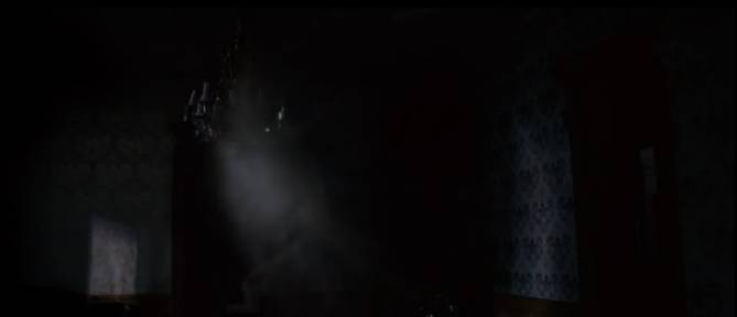 中间白色的那一坨就是鬼