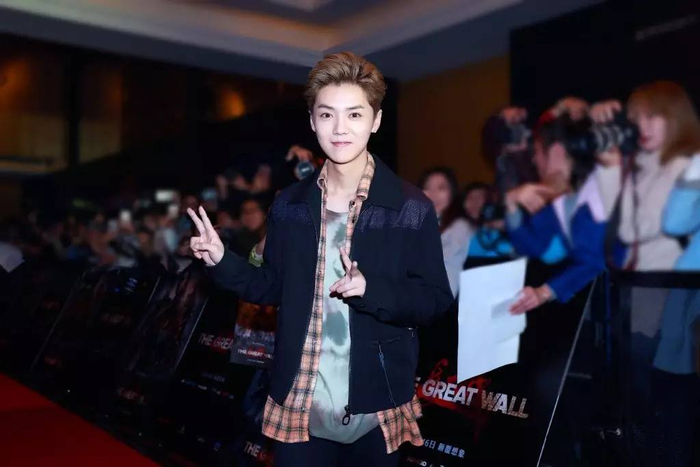  ▲图片来源：新浪微博@鹿晗工作室