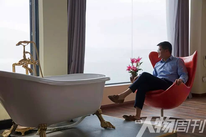 　　赵一海，大理双廊人，本地人和外地人之间的最大公约数