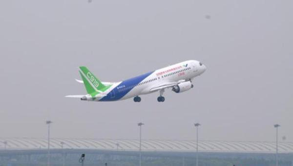 C919起飞升空。 中新网 图