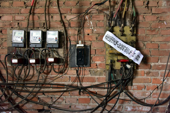 河北省邯郸市永年区一企业被环保部门断电。摄影章轲